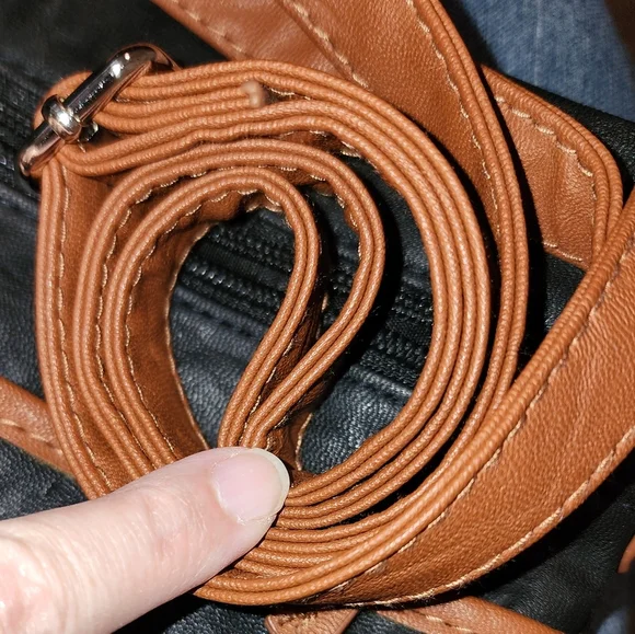 Preowned Rosetti‎ black and tan crossbody - Picture 4 of 8